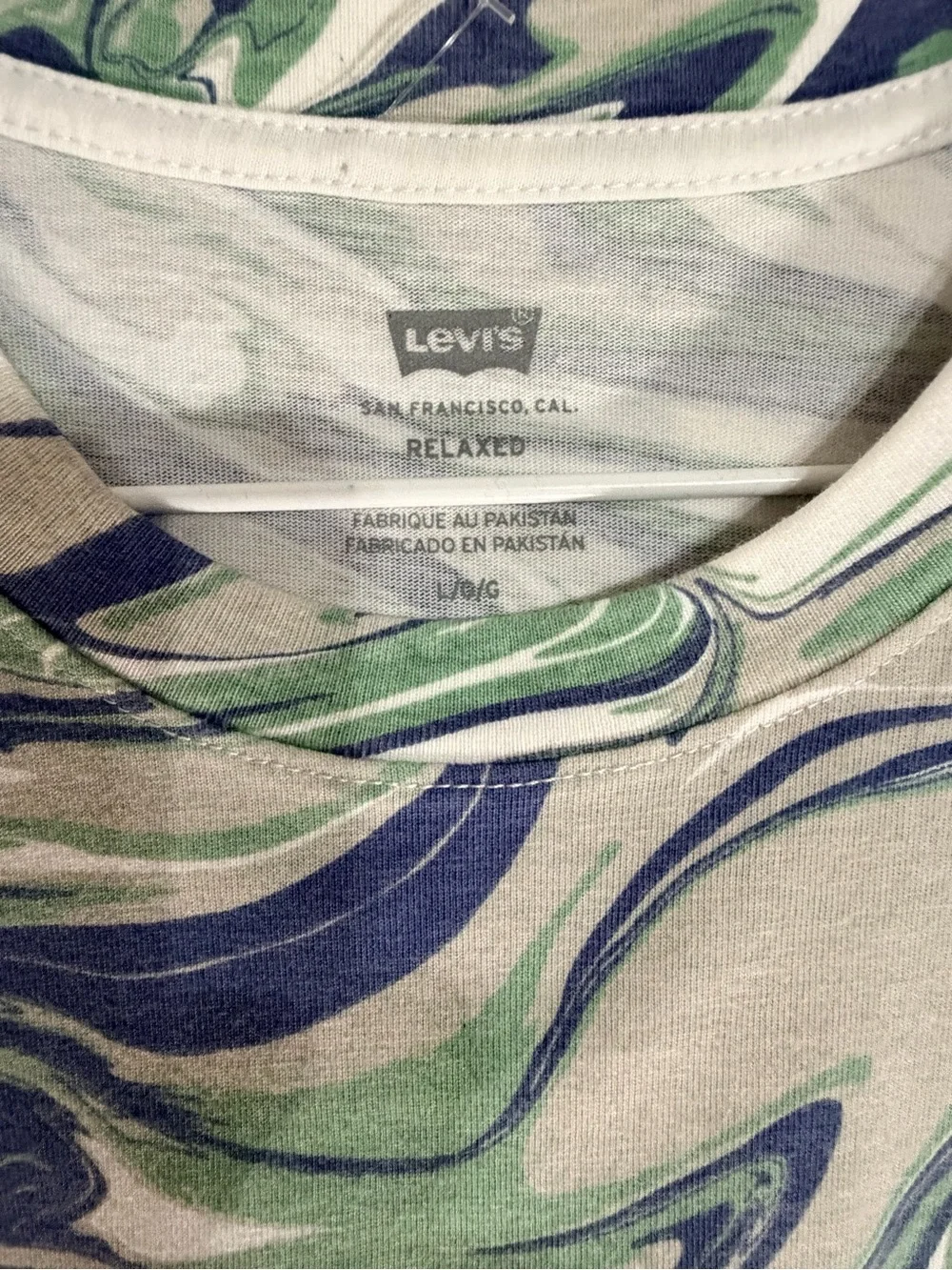Levi's Men's Swirl Print Tee in Green and Blue